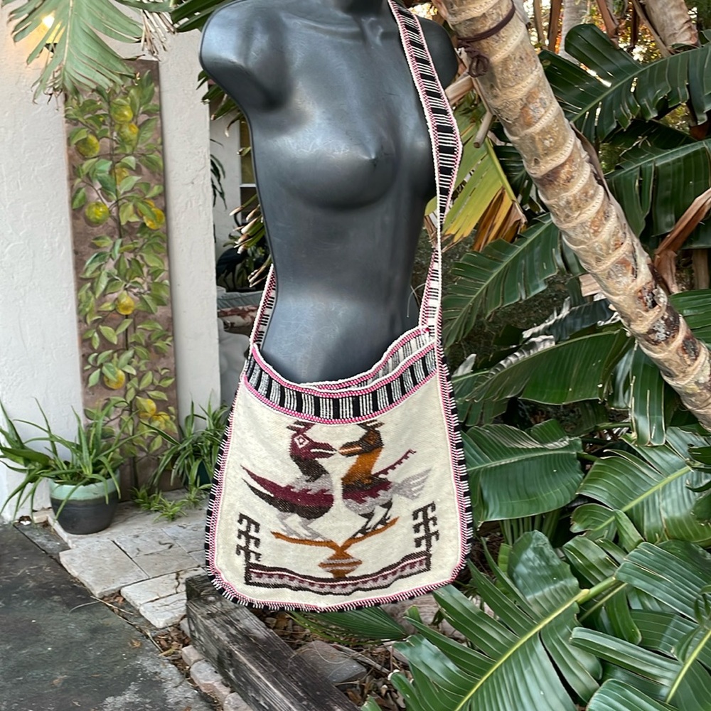 ￼ Peruvian wool traditional design cross body